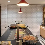 Express Hamburg South A7 As42, An Ihg Hotel 3*