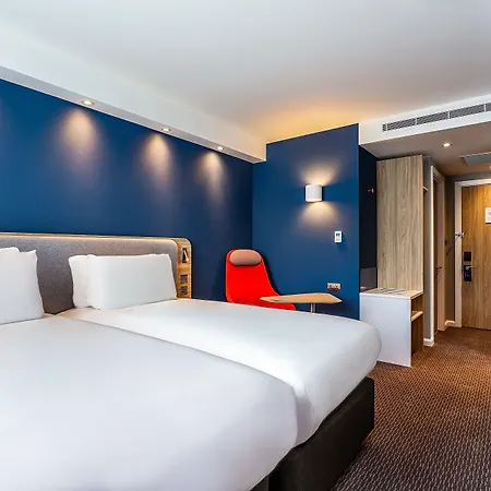 Hotel Express Hamburg South A7 As42, An Ihg 3*