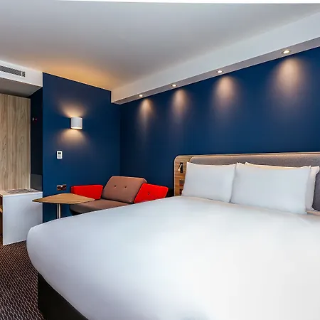 Hotel Express Hamburg South A7 As42, An Ihg 3*