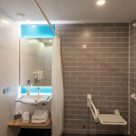 Express Hamburg South A7 As42, An Ihg Hotel Dohle