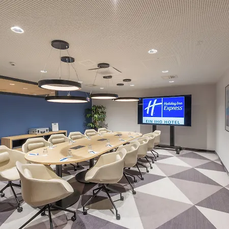 Express Hamburg South A7 As42, An Ihg 3*